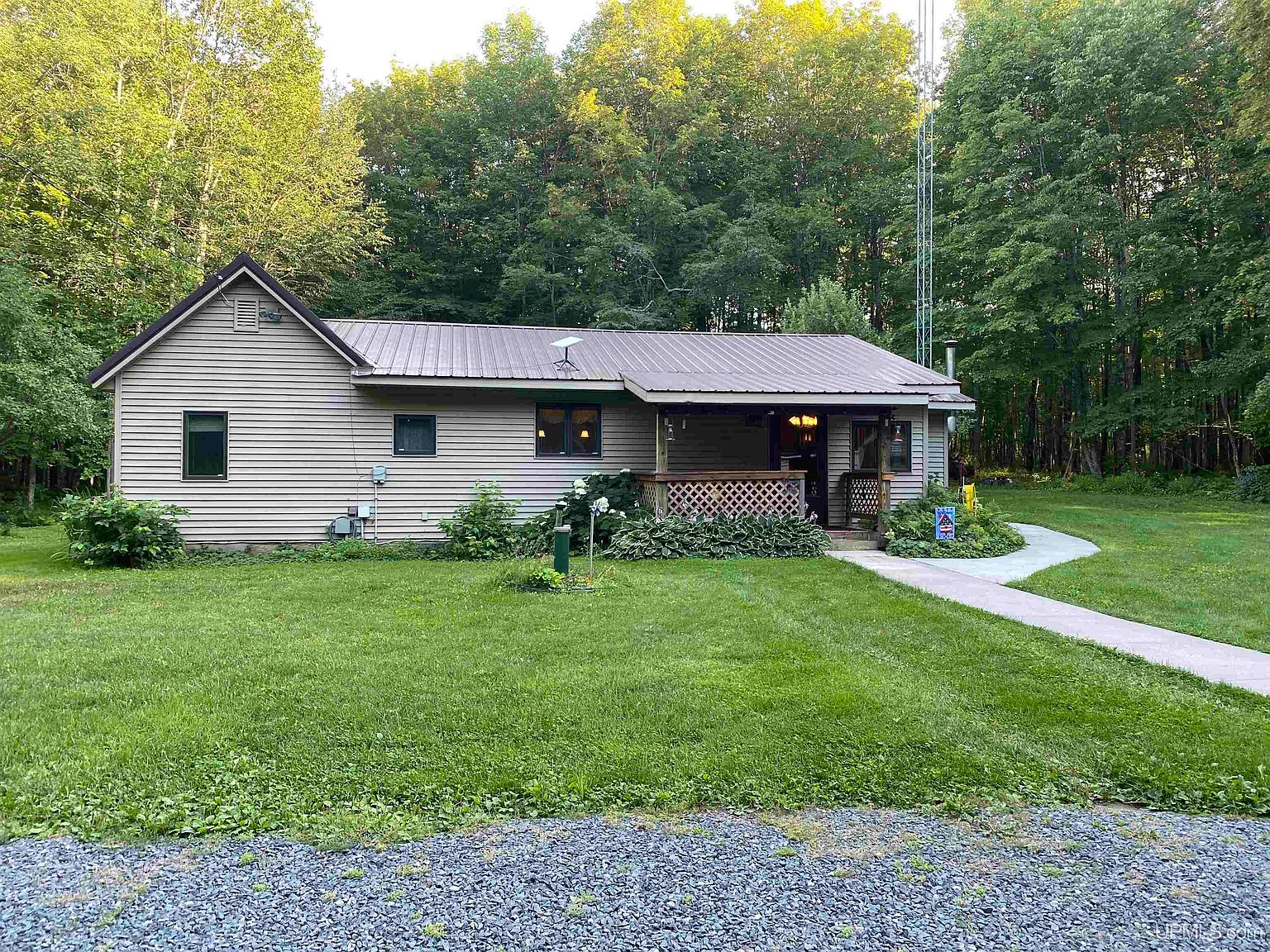 2805 Lake Rd, Ironwood, MI 49938 Zillow