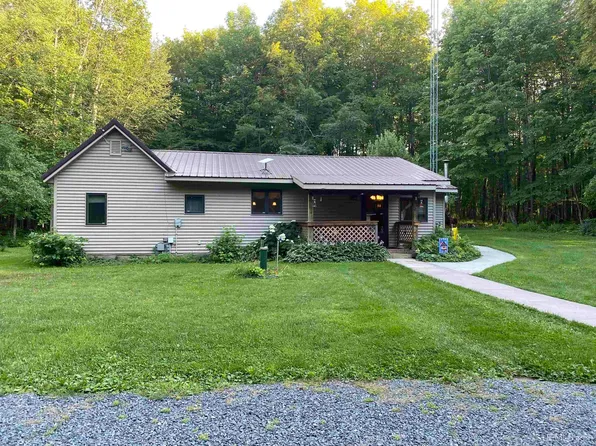 2805 E Lake Rd, Ironwood, MI 49938