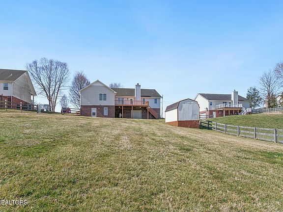 3rd image of 122 McClain Ct