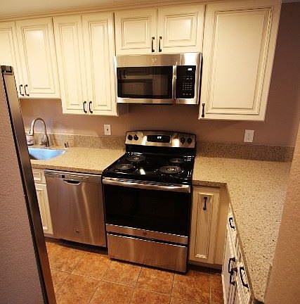 5th image of 389 Shady Ln Unit A