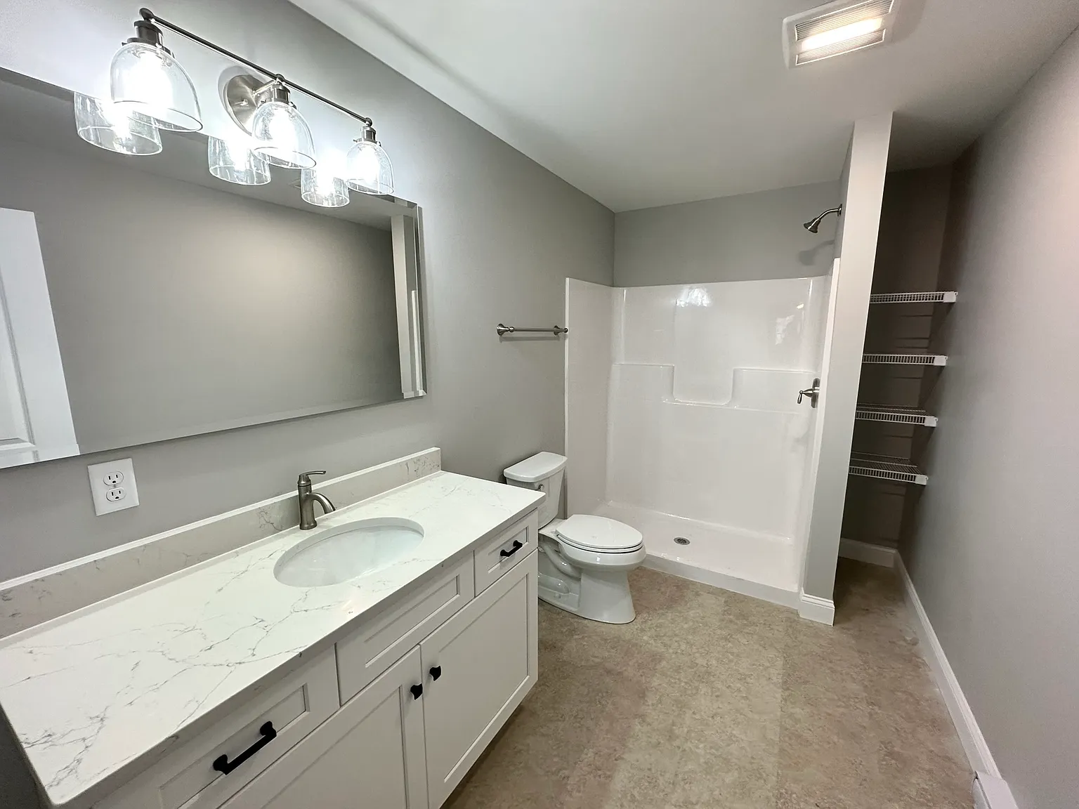 2 - 4 Diane Way - 321 — Photo 2