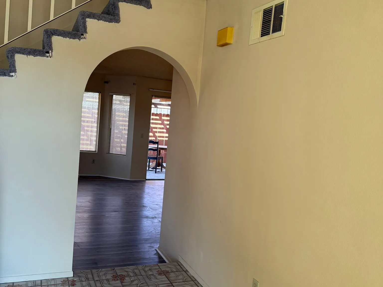 5 bed, 2253 sqft, $3,400 — Photo 2