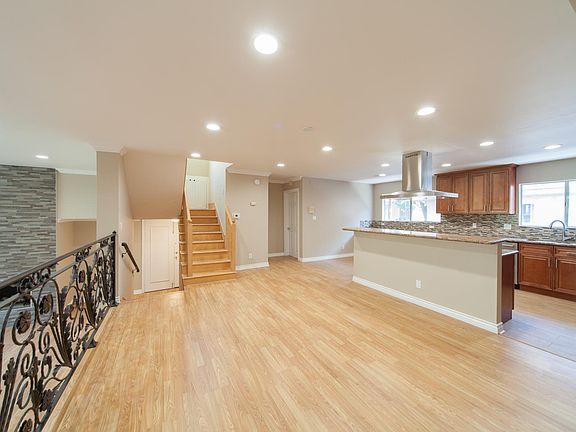 4th image of 5276 Lindley Ave