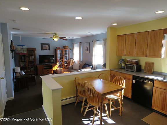 4th image of 405 Edgewood Dr S #L-1