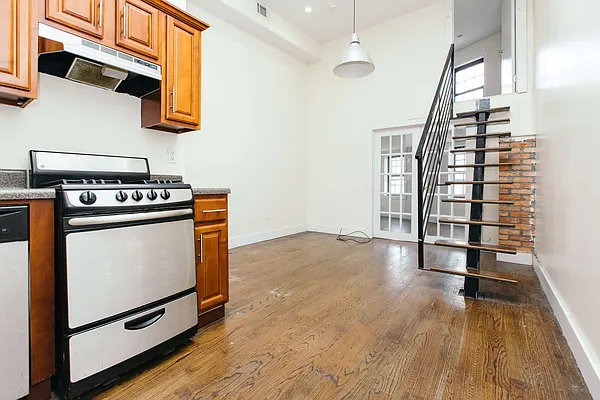 Rented by Nooklyn NYC LLC | media 27