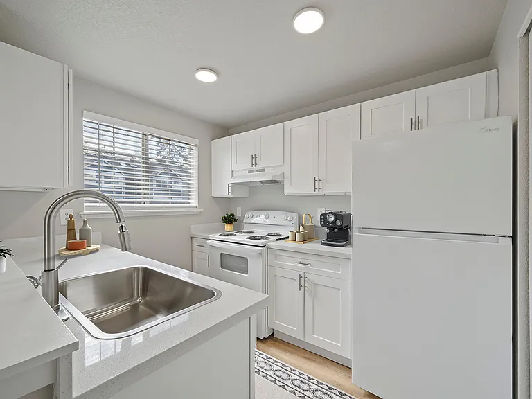 Crown Pointe kitchen