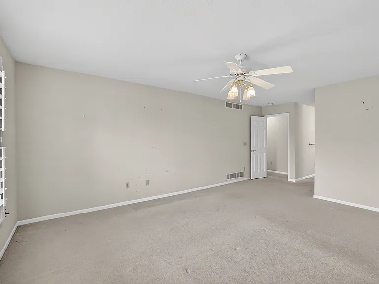 8970 Greenwich Ct — Photo 19