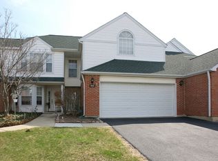 101 N Meadowbrook Ln, Lake Bluff, IL 60044