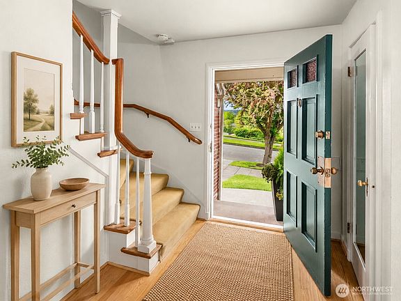 3rd image of 409 W Dravus Street