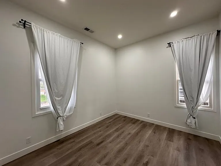 1160 Sherman St — Photo 8