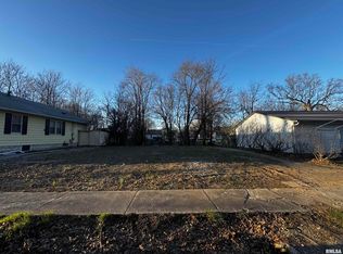 2418 College St, Mount Vernon, IL 62864