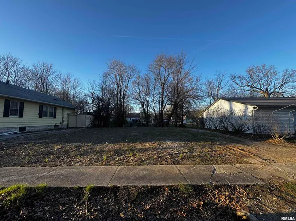 2418 College St, Mount Vernon, IL 62864