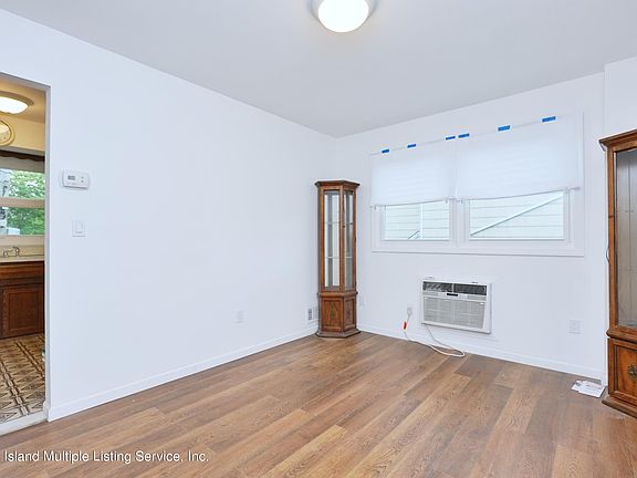 4th image of 93 Donley Ave
