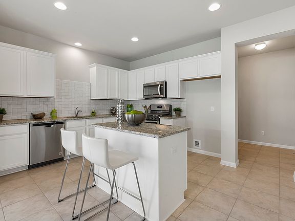 F18_img_9632img_9634_mls