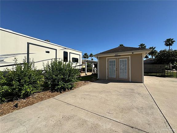 3rd image of 4011 Mallard Dr