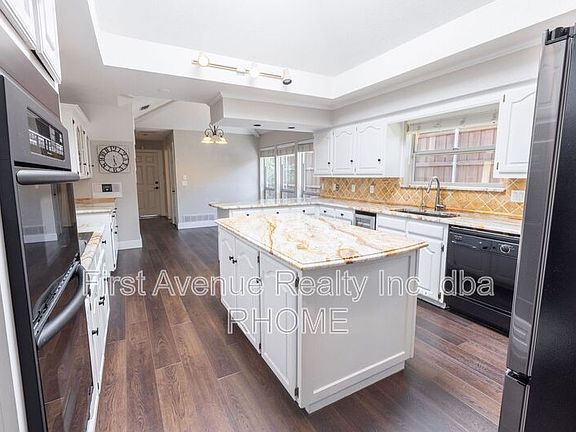 3rd image of 16121 Shadybank Dr
