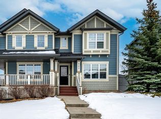 702 W Panamount Blvd NW, Calgary, AB T3K0P7