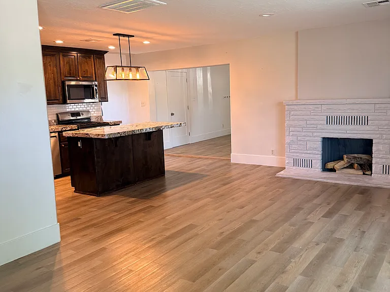 237 N Main St — Photo 12