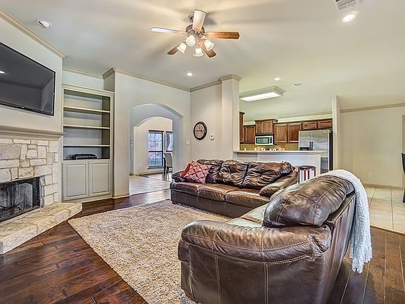 4th image of 313 Shepherds Ln