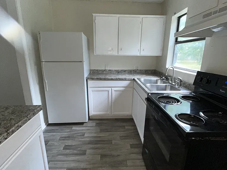 1708 Duncan Ave — Photo 9