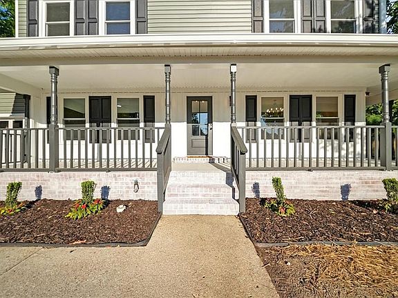 3rd image of 2516 Locust Grove Ln