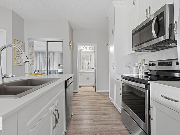 3rd image of 1818 Rutherford Rd SW #155