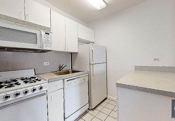 4th image of 1470 1st Ave APT 7J