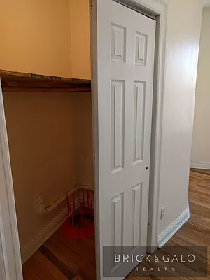 Rented by BRICK & GALO REALTY CORP | media 31