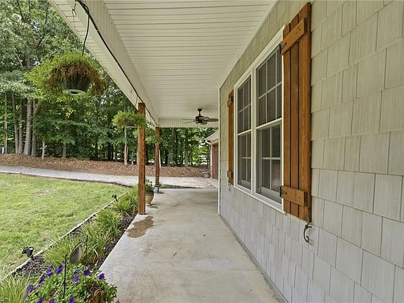 5th image of 376 Staplewood Rd