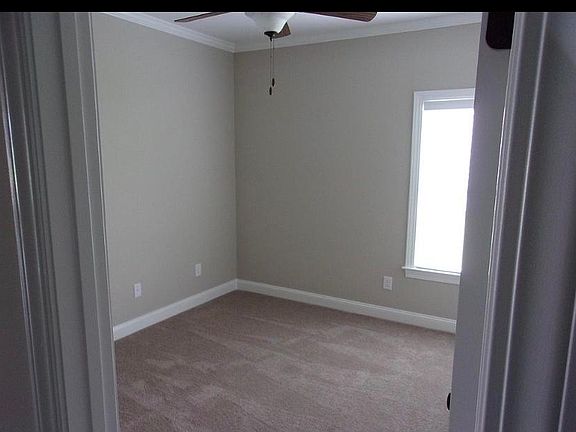 4th image of 2204 Remington Ct #A