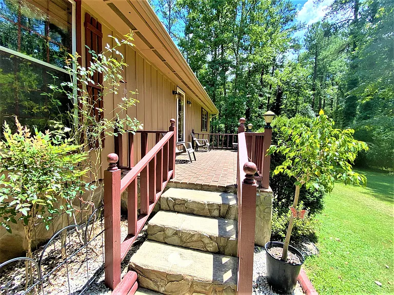 354 Woodcrest Dr — Photo 14