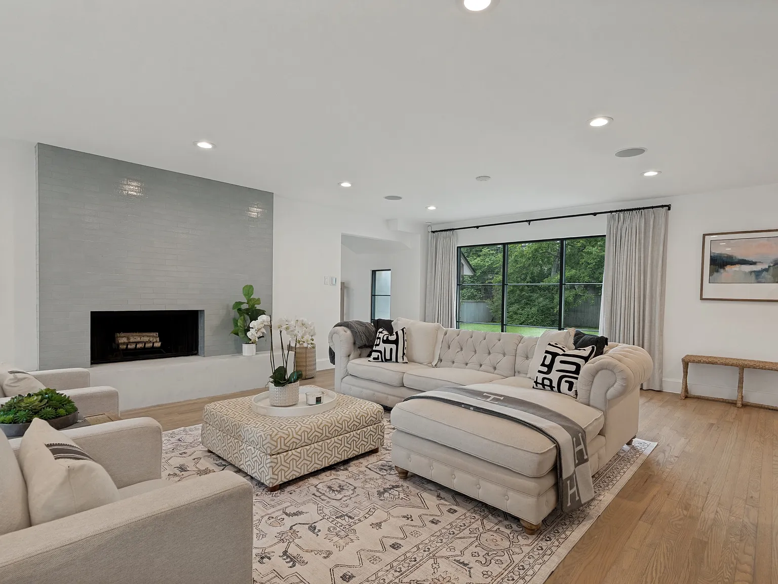 5 bed, 4585 sqft, $15,000 — Photo 3