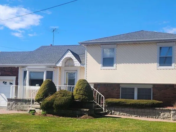 369 Oconnor Road, North Babylon, NY 11703