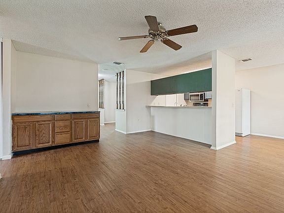 5th image of 16006 Eagleway St