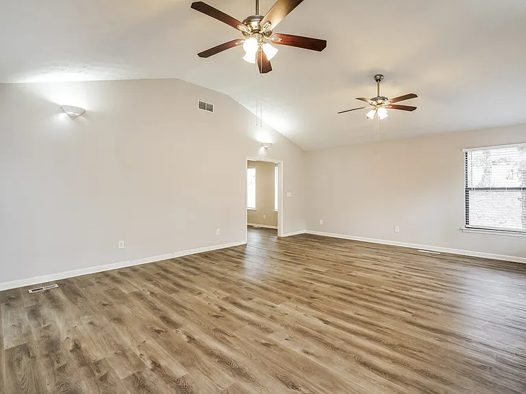 2873 Melanie Ln — Photo 7