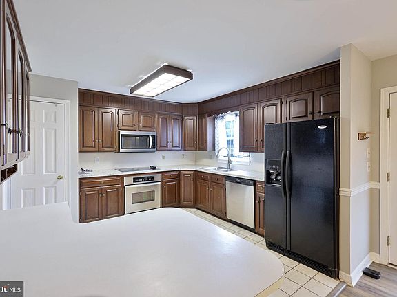 3rd image of 296 Kauffman St