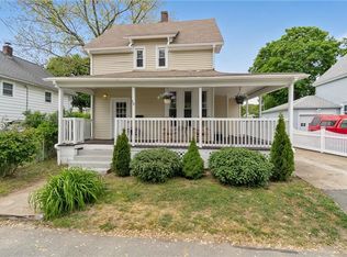 19 Woodbury St, Warwick, RI 02889