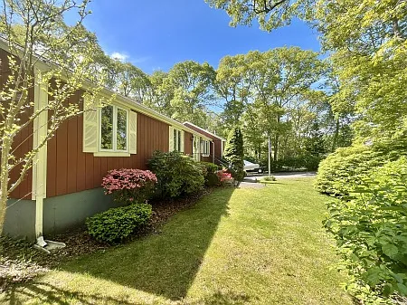 83 Goose Point Rd — Photo 2