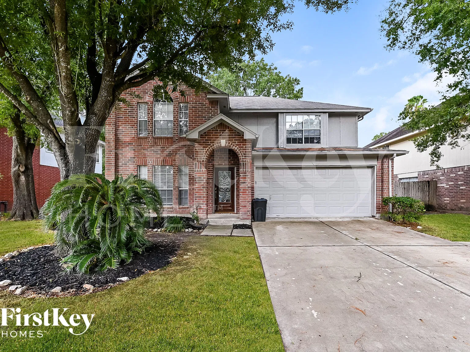 4 bed, 2.5 bath, 2341 sqft, $2,000 — Photo 1