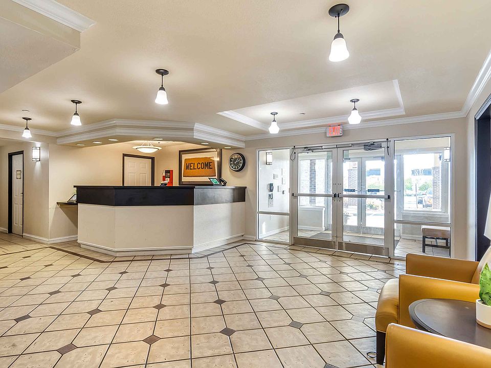 Lobby and Guest Check-in