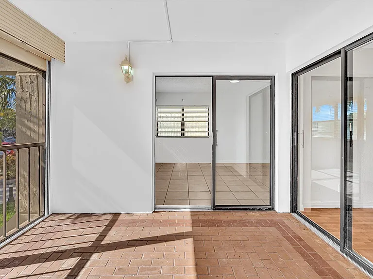 220 Lakeview Dr #210 — Photo 21