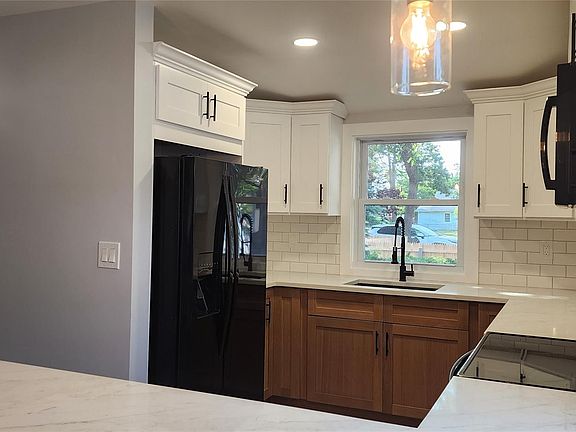 2nd image of 68 Montauk Drive