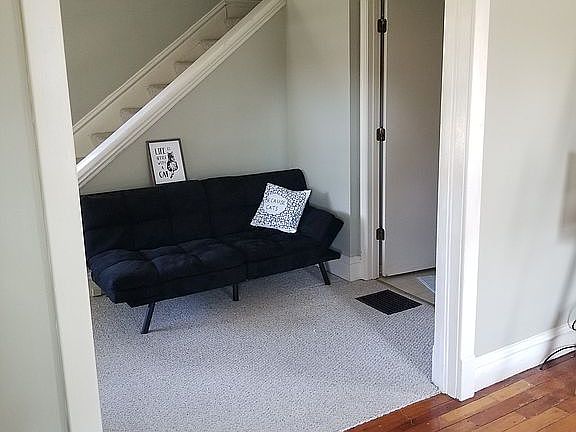 foyer, entrance to 1/2 bath