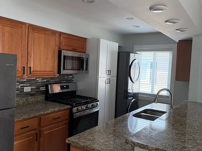 1041 Cove Dr #136D — Photo 16