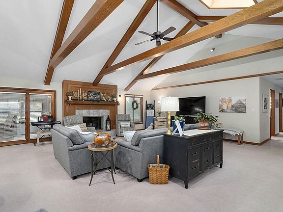 4th image of 3305 Olympic Circle