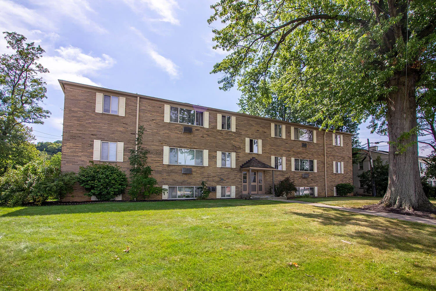 2 bed, $1,250 — Photo 2
