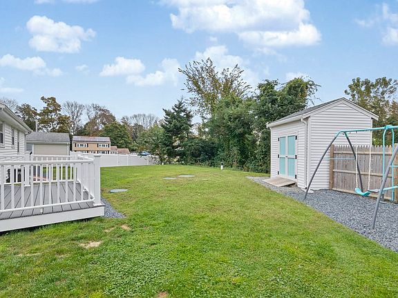 4th image of 35 Ashley Dr