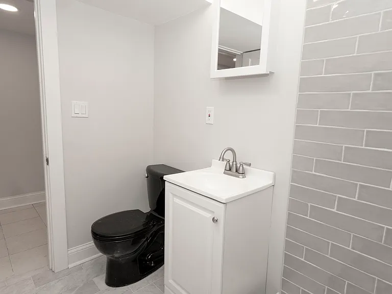 5216 W Newport Ave #G — Photo 8
