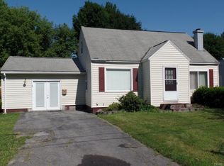 5455 Woodlawn Pl, Utica, NY 13502