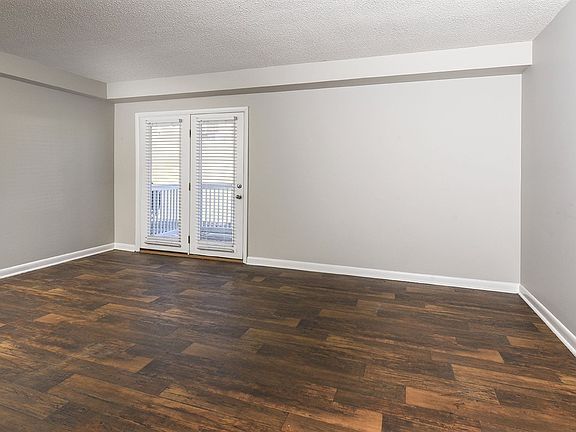 2nd image of 403 Edgecrest Dr #402-5